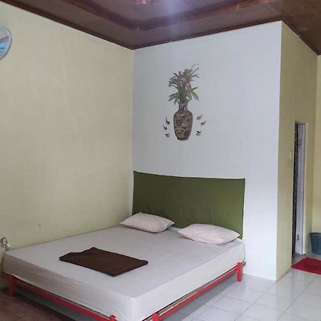 Hotel Losmen Yosi Carita Zewnętrze zdjęcie