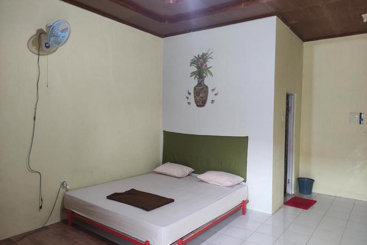 Hotel Losmen Yosi Carita Zewnętrze zdjęcie